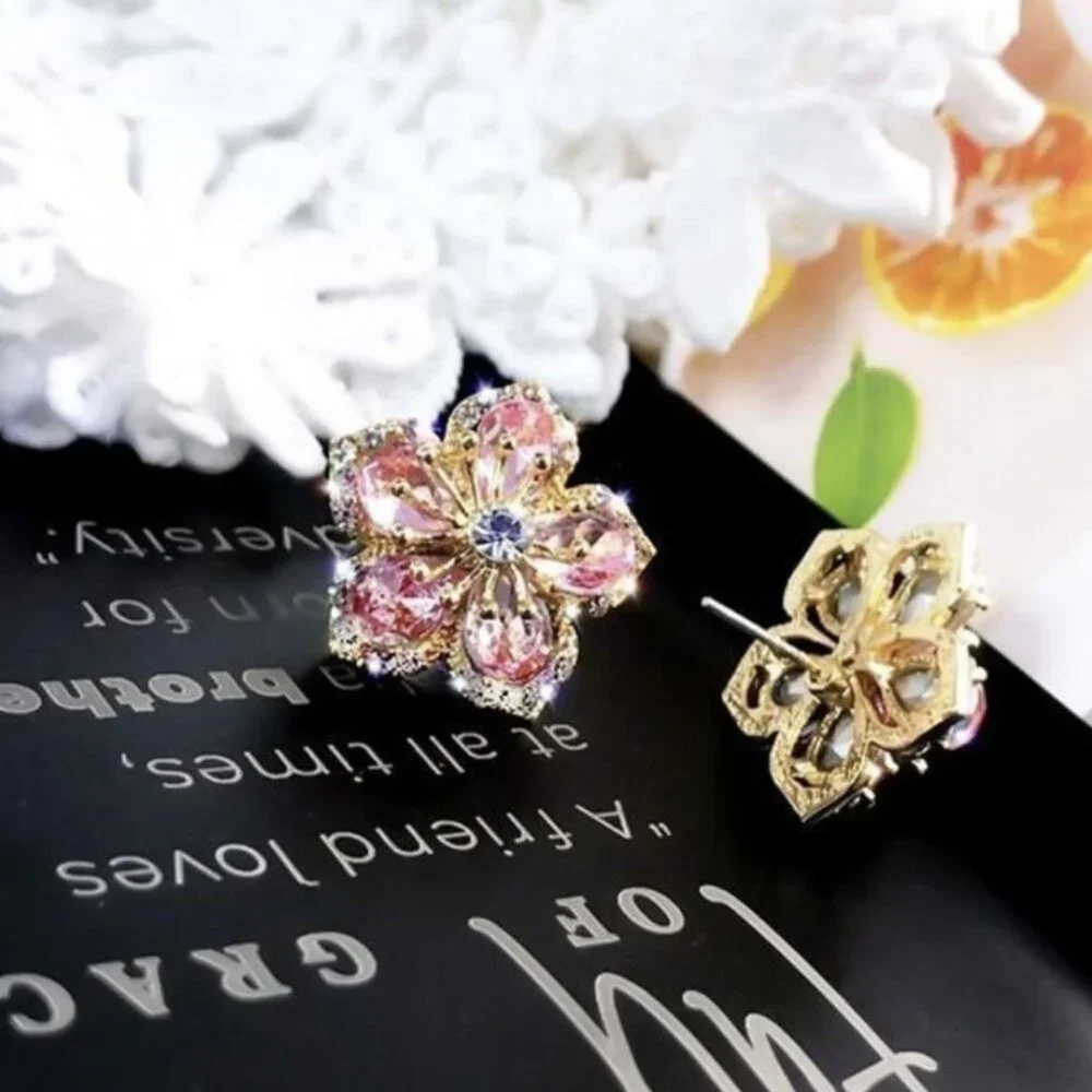 Unique Style Flower Stud Earrings for women - Picture 2 of 2
